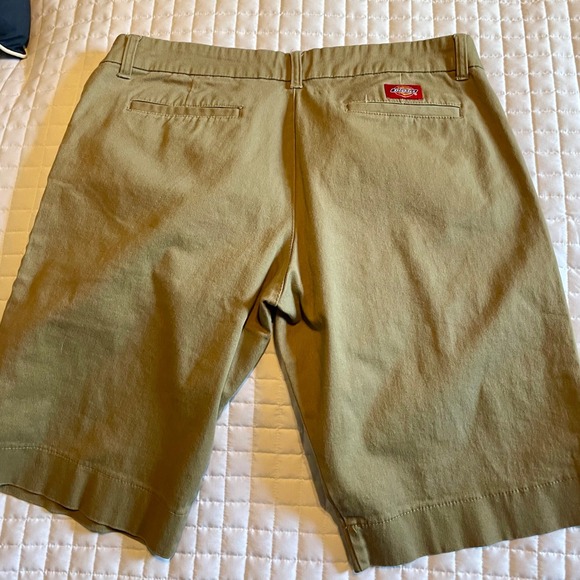 Dickies Women's Khaki Shorts Size 15‎ Casual Workwear Everyday Style - Picture 3 of 6
